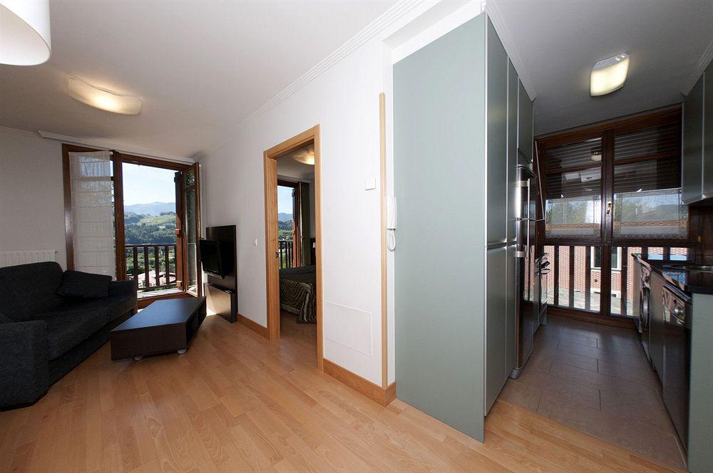 Apartamentos Turisticos Talaimendi Zarautz Exteriör bild