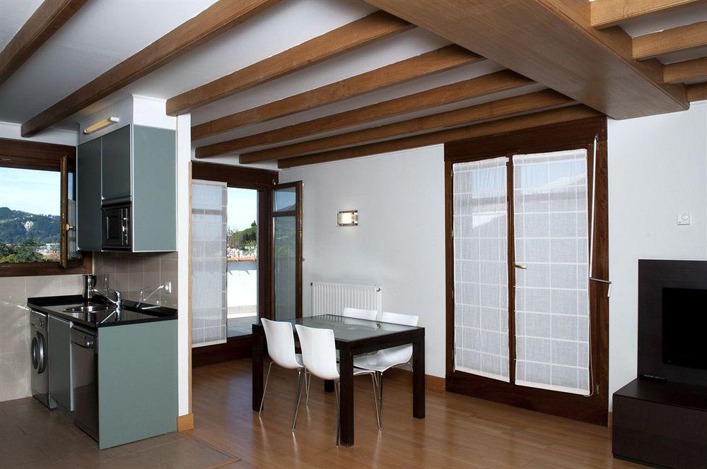 Apartamentos Turisticos Talaimendi Zarautz Exteriör bild