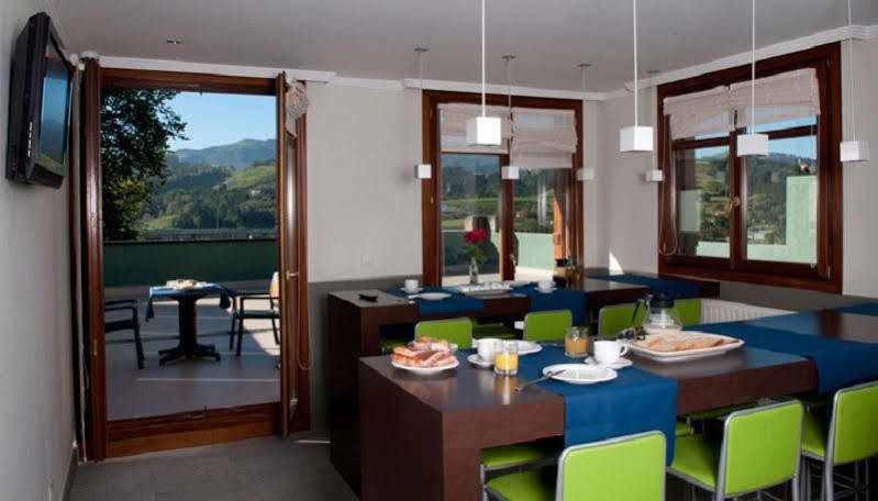 Apartamentos Turisticos Talaimendi Zarautz Exteriör bild